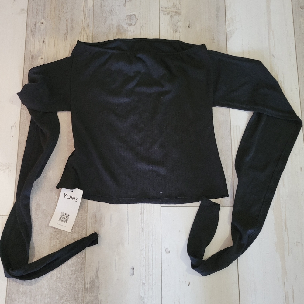 Cute off the shoulder brand new top. XL fits Like a L